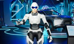 Chery Showroom'unda Devrim: Robot Satış Temsilcisiyle Tanışın